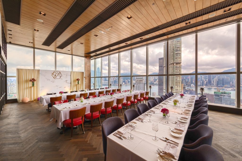 Dining-Room-with-Backdrop